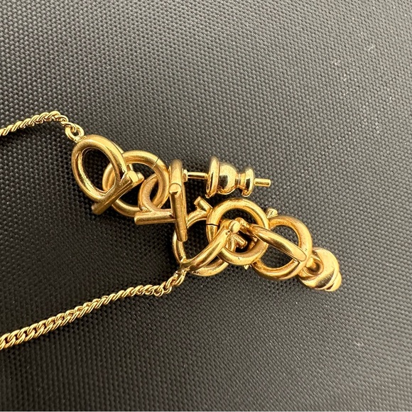 Salvatore Ferragamo Gancini Chain Drop Earrings With Pearl In Gold NEW IN BOX - Picture 6 of 15